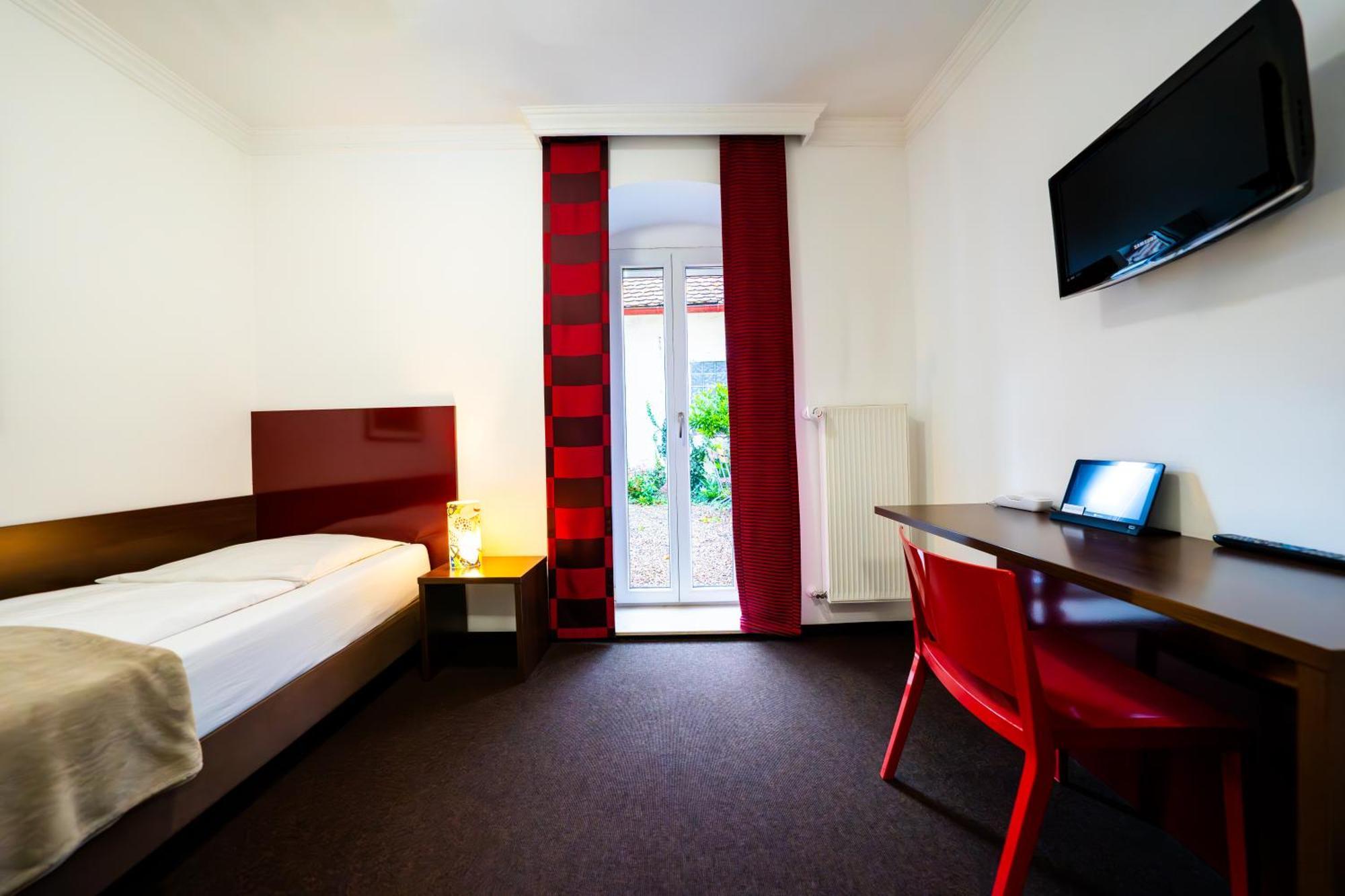 Hotel Bergbauer Mit Late-Self-Check-In Neuburg an Der Donau Exteriér fotografie